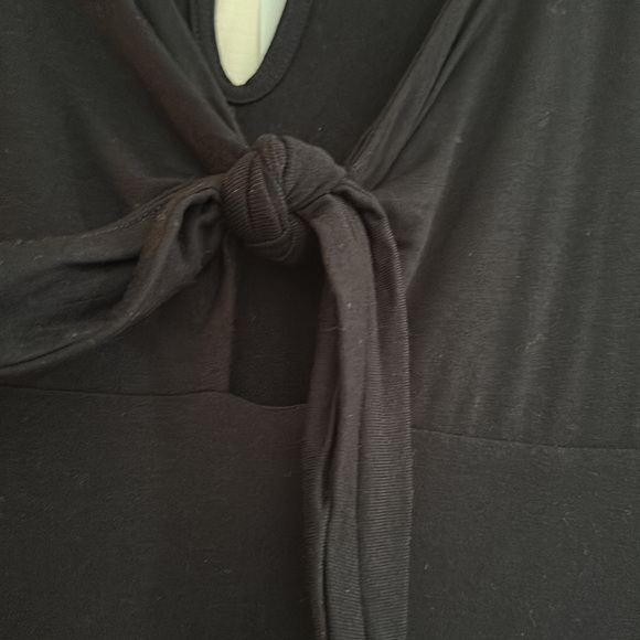 🌸Francesca’s Maxi Black Dress - Picture 3 of 4